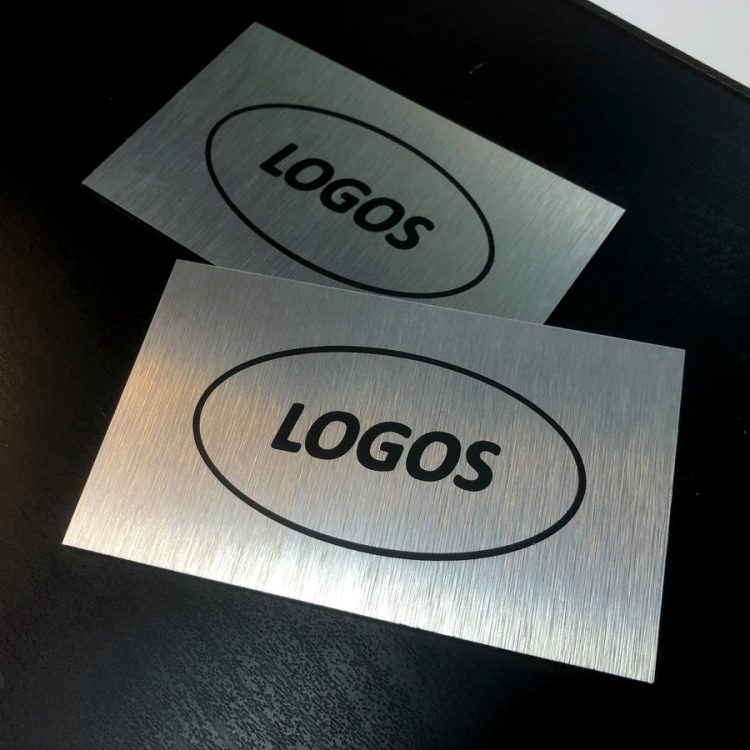 Tabliczki z dibondu szczotkowanego