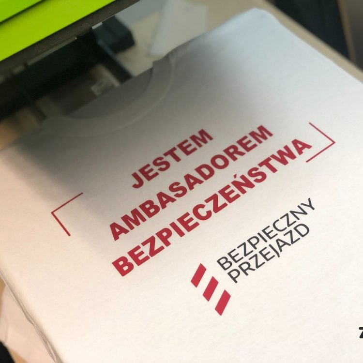 koszulki-z-nadrukiem-4 (1) koszulki-z-nadrukiem-4 (1)